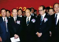 霍英东最隐秘的儿子，曾被父亲带到北京，如今却低调在外国当医生