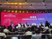 陈涌泉：用美的光芒照耀舞台