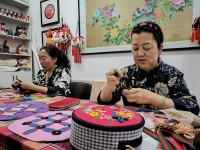 街角非遗工坊让传统文化走进居民生活
