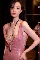 倪妮这套定制粉色霞光裙好好看……