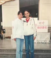 17岁的唐嫣旧照曝光被同桌评为“校花”，引起网友热议