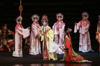 陈巧茹领衔 川剧《花自飘零水自流》亮相金华