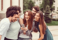 人老了，要主动拒绝这三种人来串门，避免消耗自己