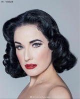 “第一脱衣舞娘”Dita Von Teese 登上捷克版VOGUE 六月刊封面……