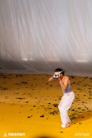 开幕戏《形同陌路的时刻》：宛若一首“无言长诗”｜阿那亚戏剧节