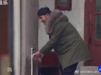 黄晓明回到山东故乡，见到初恋忍不住泪目，直言最想见的就是她