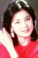 她是王菲的偶像，千亿豪门都不嫁，一生无儿无女，42岁死于感冒