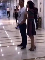 刘强东章泽天 越来越秀恩爱了，刘强东希望女儿永远不知道我有钱