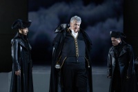 歌剧《托斯卡》：国际组演员回归，简约舞台意味无穷