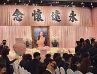 蔡天凤葬礼举行，丈夫为亡妻打造完美丧礼，独排众议坚持遗体修复