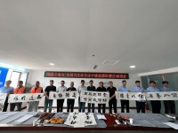 中建筑港：廉洁书法进工地 涵养正气过端午