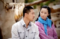 胡歌霍建华都得不到她，因为吃火锅被富豪看上，婚戒5克拉
