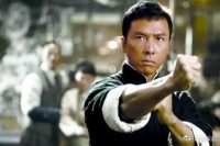 娱乐圈五大戏疯子：成龙第二，最后一位当红小花却比多数男人都拼