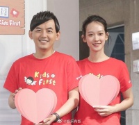 黄子佼曾在节目中透露，因为与太太孟耿如相差19岁……