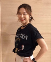 TVB视帝妻子现身毕业典礼！身穿学士服状态好，已淡出荧幕多年