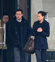 董卿消失数月后首露面，现身上海就餐，路人曝她状态不好身材消瘦