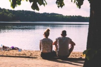 到了中年才明白，男人是否成功，拼的是妻子