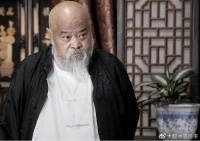 不顾医生劝阻，每天2包烟，顿顿8两白酒的演员李琦，如今变成这样