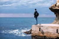 人最大的本事，就是扛得、耐得、忍得