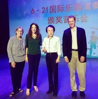 著名胡琴演奏家姜延辉先生的国际范儿