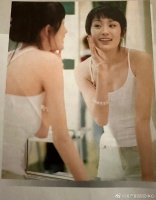 网友晒杨幂18岁拍摄的杂志，18岁的大幂幂好青涩呀……