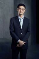 罗翔毕业致辞刷屏：如果世界接受不了我们的理想，不是我们的问题，是世界的问题