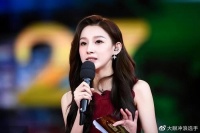 新任“央视一姐”接班人？力压董卿和李红，美得像“天仙”一样