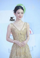 每次红毯总能得到好多美图，建议多拍一点不够看呀