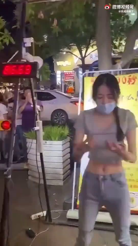 这小姐姐能坚持这么久,已经很给力了!