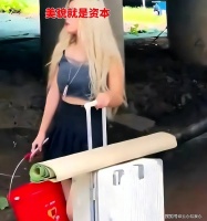 东莞：妙龄女现身桥洞底下，扬言曾经月薪8万，有丰富的服务经验