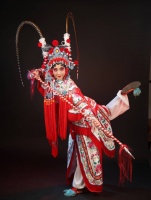 封面深镜｜“95后女生收6岁徒弟传承非遗”上热搜 吴菁菁：川剧就是我的“白月光”