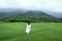 一个人痛苦的根源：“困”在别人的期待里