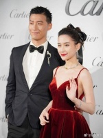 何超莲喜获龙凤胎，窦骁眼眸温柔笑，何超琼献上巨额10亿厚礼