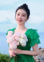 阚清子采访中爆料求婚钻戒由自己亲手设计，未婚夫心思细腻忒浪漫