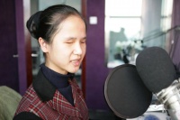 全场起立鼓掌！曾用声音感动全网的董丽娜，毕业了！