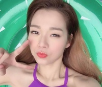 TVB知名女星包豪华游艇出海，穿泳装上围丰满，火辣身材获激赞