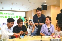 江西新乡贤助力非遗传承 冀共青香包飘香四方