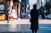 人这辈子最大的悲剧，不是没钱，而是没有像样的家