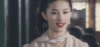 被公认为“神仙姐姐”的刘亦菲，和杨幂的合照，引起网友热议