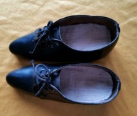 夜雨丨郑中天：三家家的尖尖皮鞋