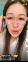 萧亚轩直播状态看起来好消瘦，求美女别随便开美颜瘦脸……