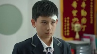 继子在学校打架被欺负，下一秒年轻后妈霸气护子，谁敢动他试试！