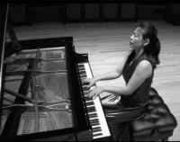 小钢琴弹出大世界 旅美钢琴家冯然成功背后的“演奏密码”