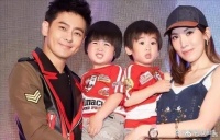 林志颖近照暴露真实颜值，满脸的姨味，不老男神变“大妈”