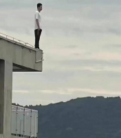 苏州起哄大爷老底被扒，家人不敢出门，妻子：他没有坏心思