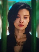 倪妮演技真的好绝 竟然能一边走路还能一遍对着冷冰冰的摄像头哭……