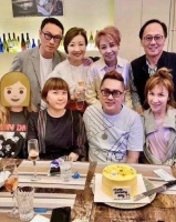 李玟最后露面照曝光：六月底与姐姐为好友庆生