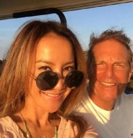 李玟将举行佛教丧礼 老公已赶回港见最后一面