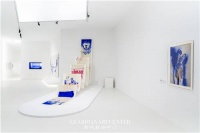 一展一色 “克莱因蓝”装点嘉德艺术中心