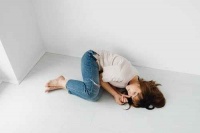 妒忌与羡慕，正在成为女性出轨的始作俑者